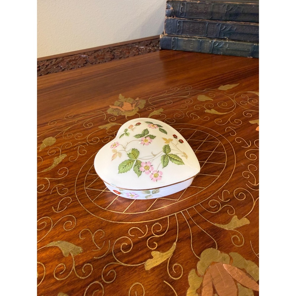 Vintage Wedgwood Wild Strawberry Heart Box, Bone China Trinket Box‎